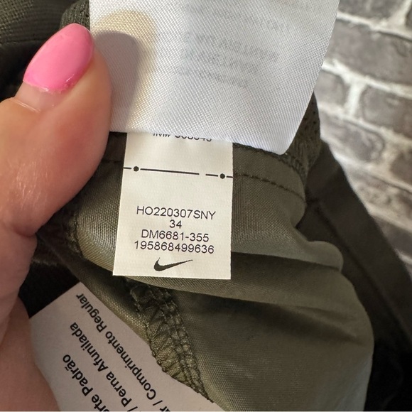 NWT Nike Sportswear Utility Pants Olive Green pockets - Picture 16 of 16